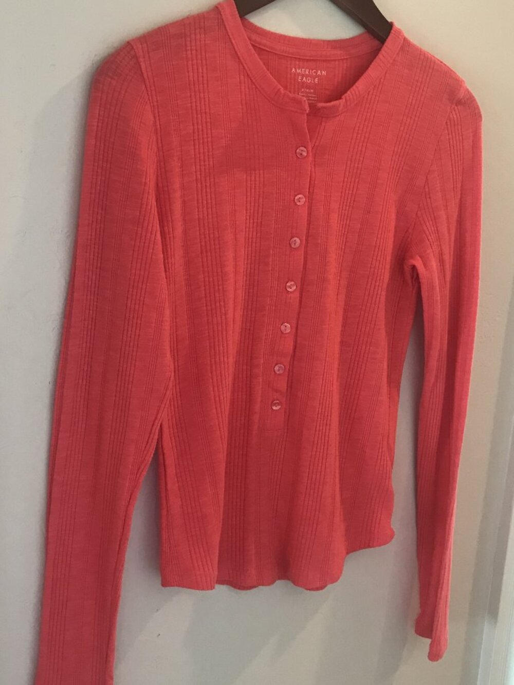 AMERICAN EAGLE CORAL LONGSLEEVE TOP BUTTON DOWN FRONT SIZE M